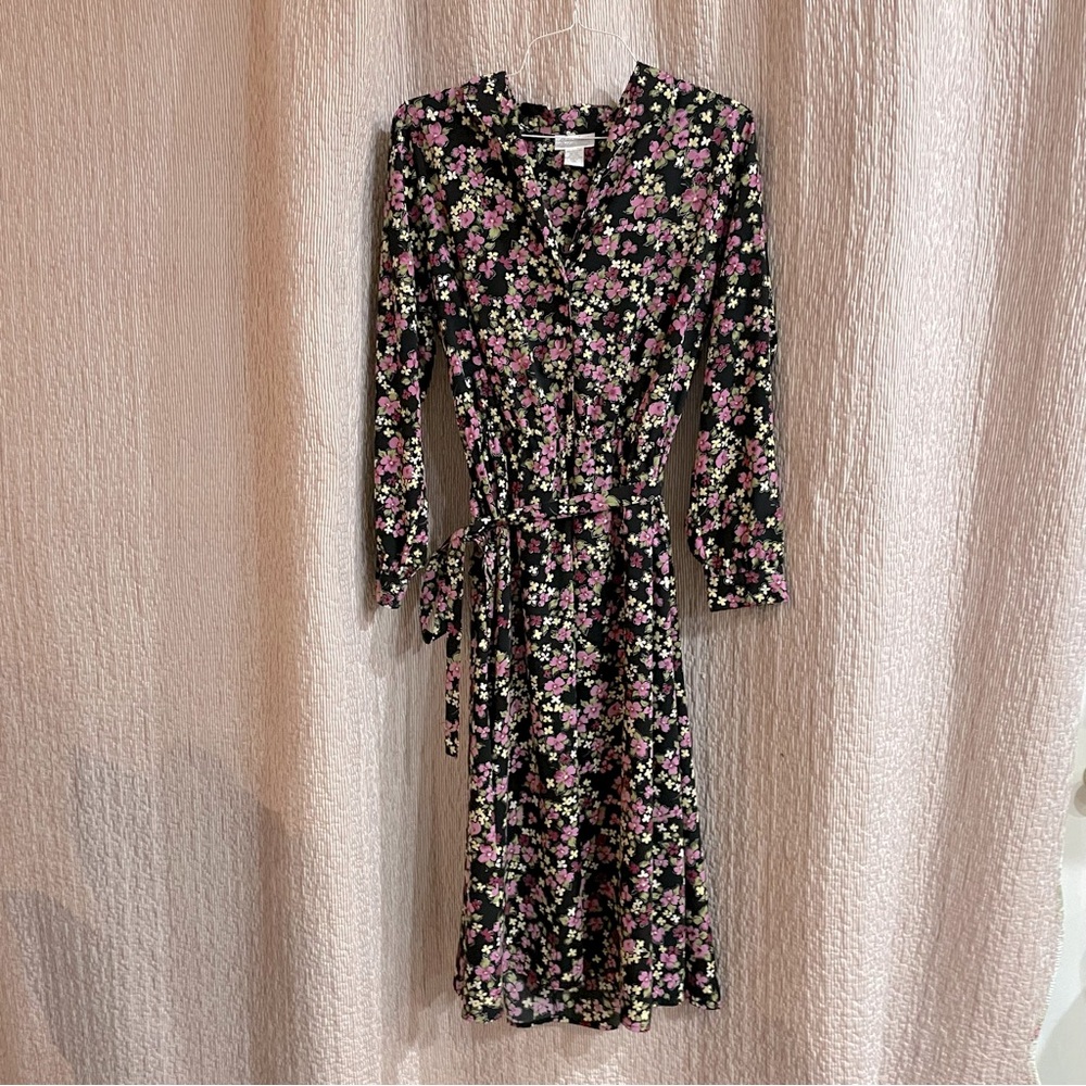 Size L Purple & Black Floral, Elisabeth Williams. Tie @ Waist & pockets VGC